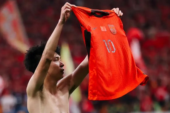 王鈺棟點(diǎn)殺巴林，18歲199天創(chuàng)國(guó)足世預(yù)賽最年輕進(jìn)球紀(jì)錄