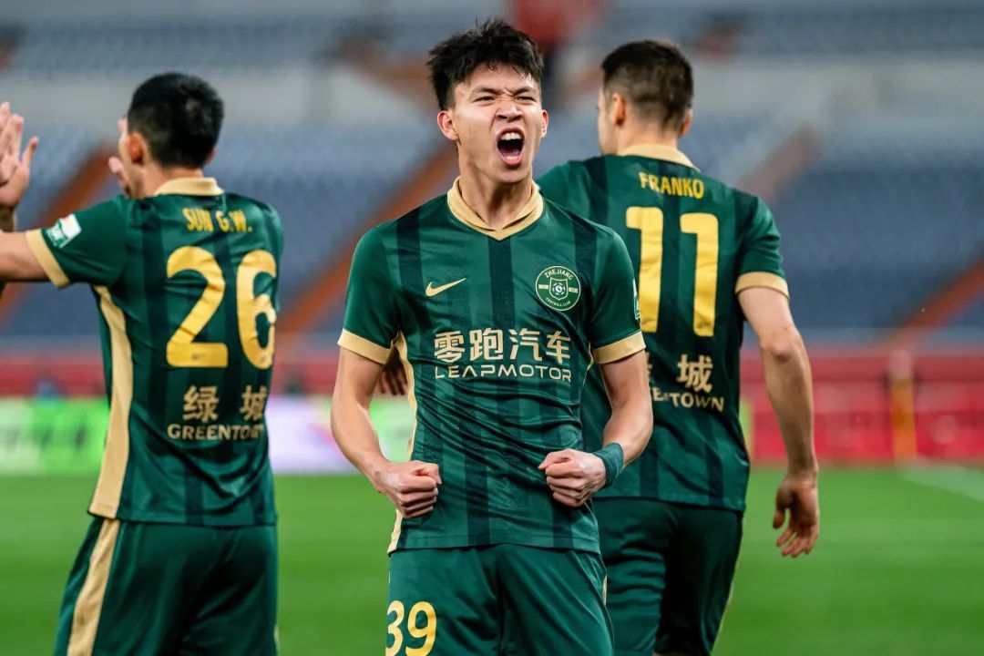 18歲王鈺棟8球登頂中超射手榜，40天從首球到并列第一